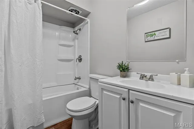 $210,000 | 102 Gale Drive, Fairview Heights, IL 62208