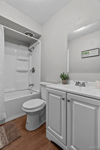 $210,000 | 102 Gale Drive, Fairview Heights, IL 62208