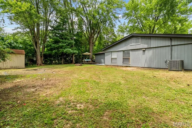 $210,000 | 102 Gale Drive, Fairview Heights, IL 62208