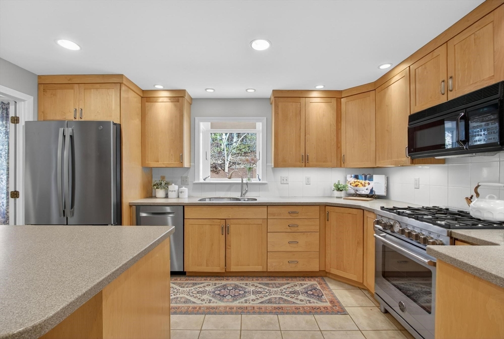 18 Bromfield Road Acton, MA 01720 - Photo 6 of 40