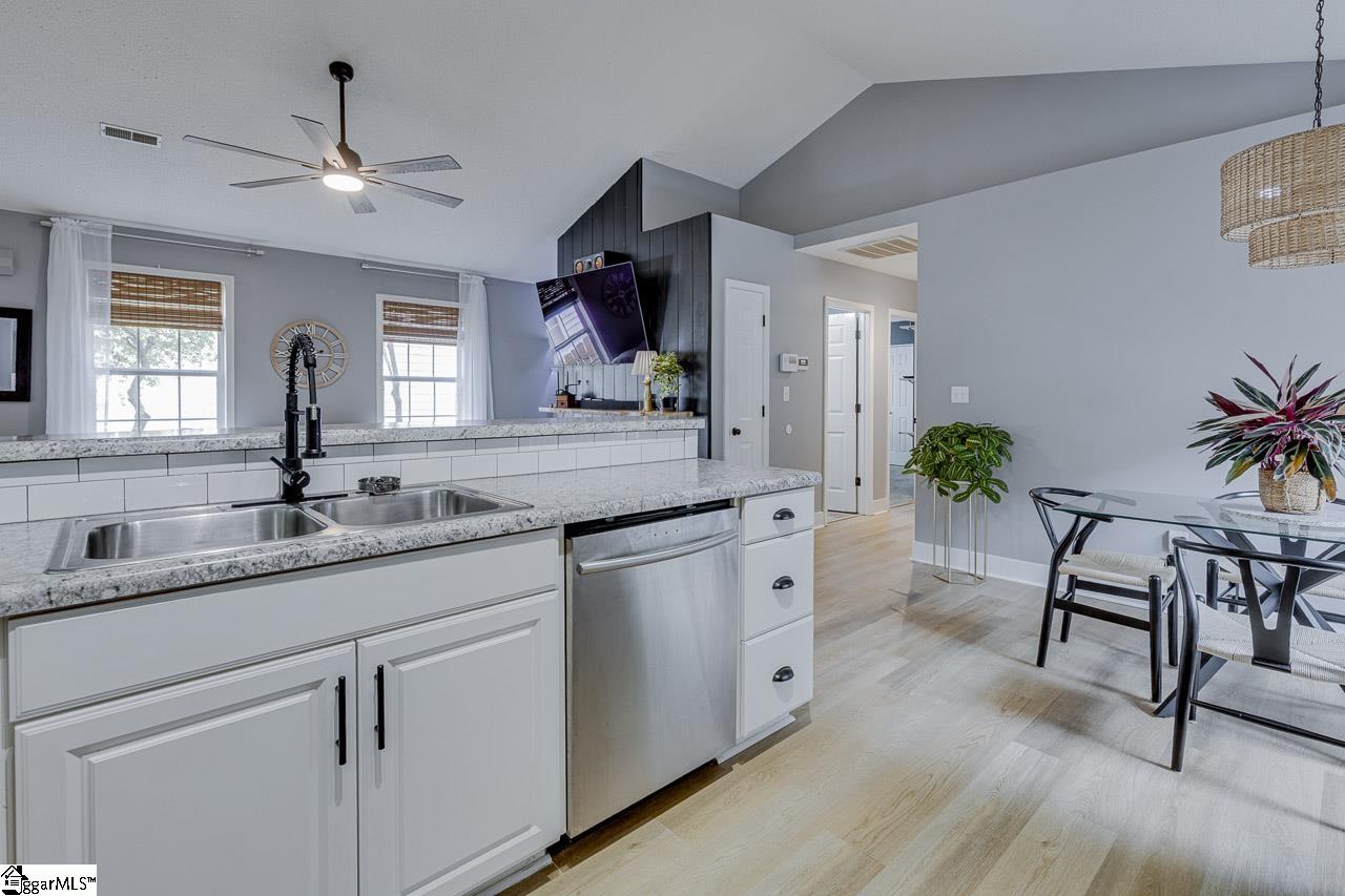 22 Lantern Lane Greer, SC 29651 - Photo 9 of 24