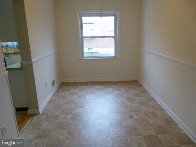 2702 Norfen Road Baltimore, MD 21227 - Photo 4 of 23 Dining Room