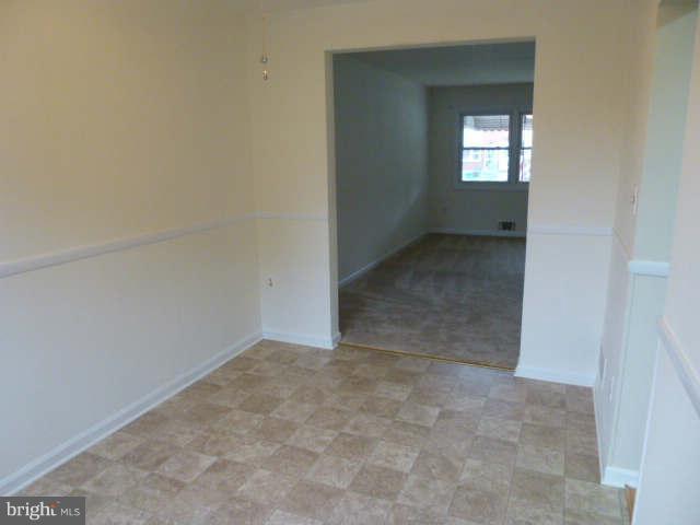 2702 Norfen Road Baltimore, MD 21227 - Photo 5 of 23 Dining Room