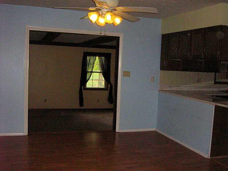 610 East Possum Road Springfield, OH 45502 - Photo 4 of 10