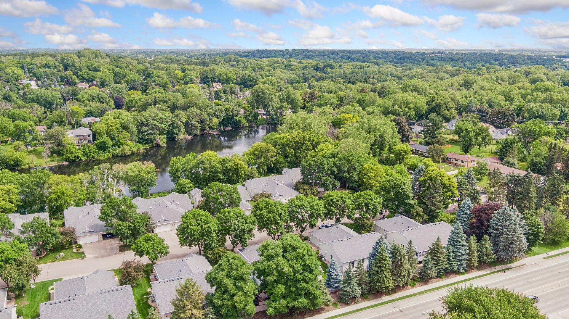 710 Emerald Ridge Roseville, MN 55113 - Photo 7 of 47