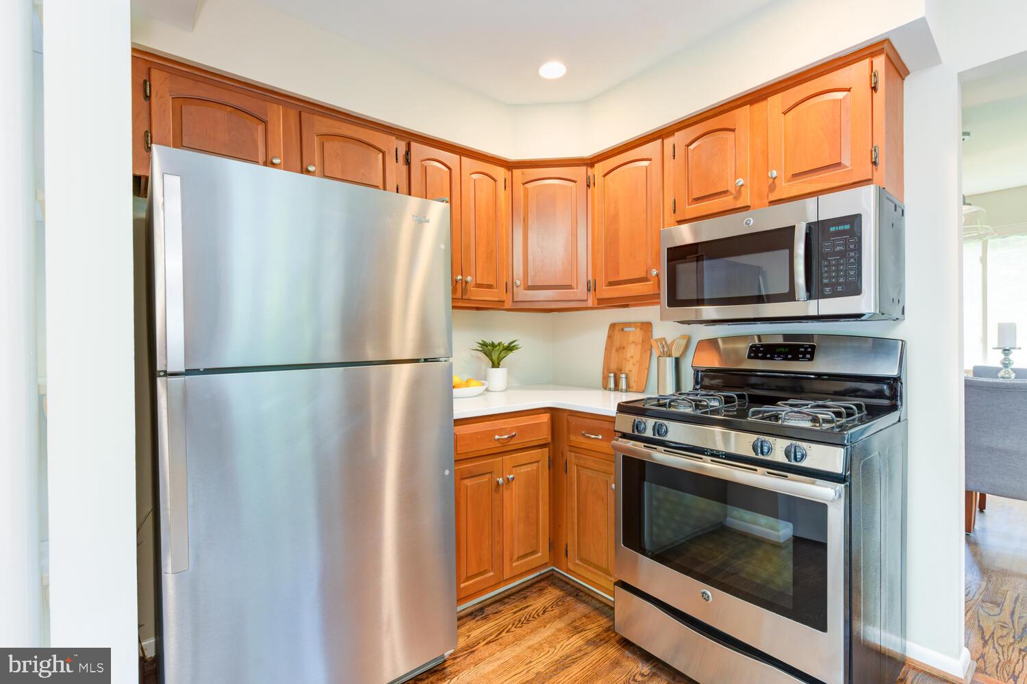 10902 Howland Drive Reston, VA 20191 - Photo 12 of 43 Kitchen