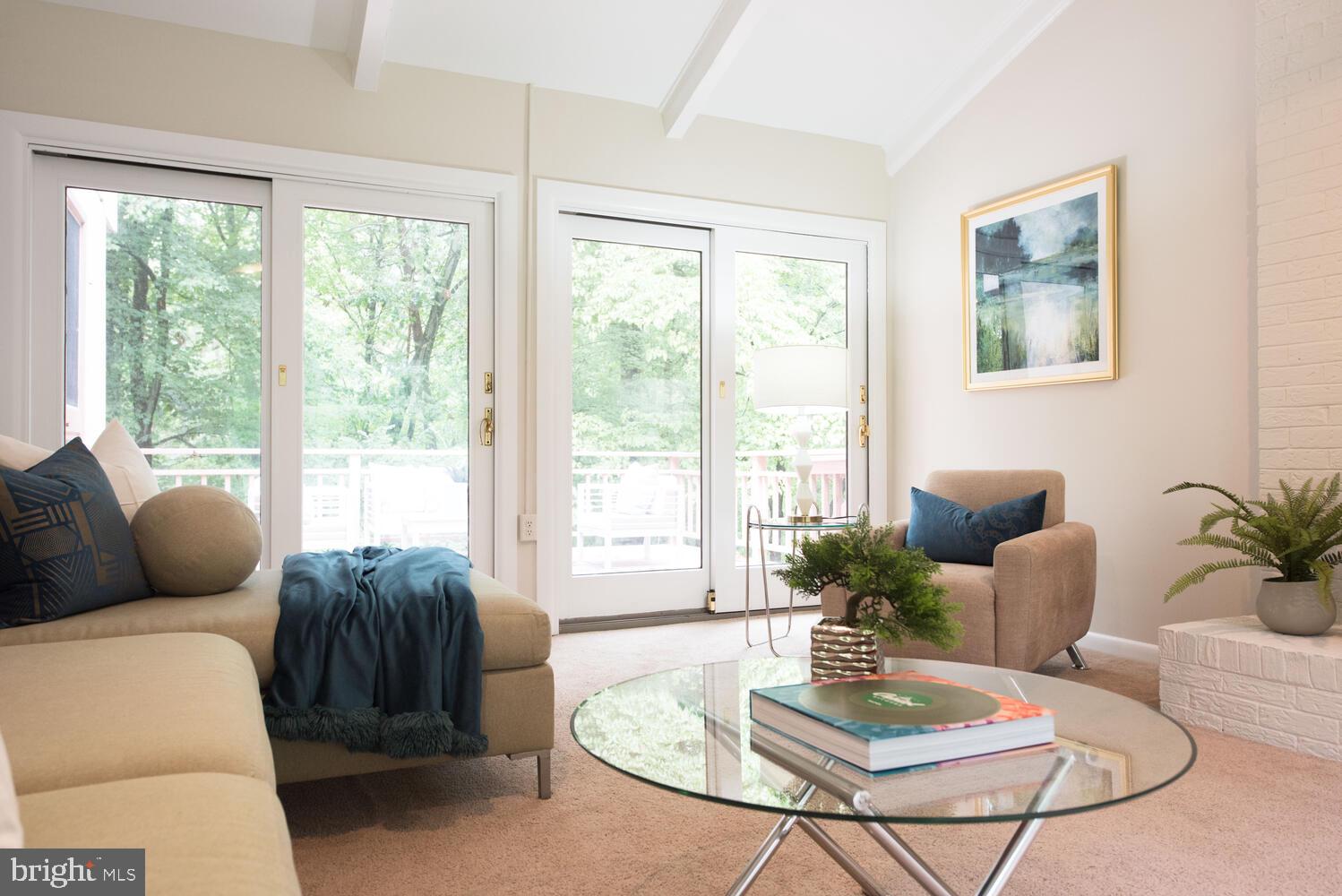 10902 Howland Drive Reston, VA 20191 - Photo 18 of 43 Family Room