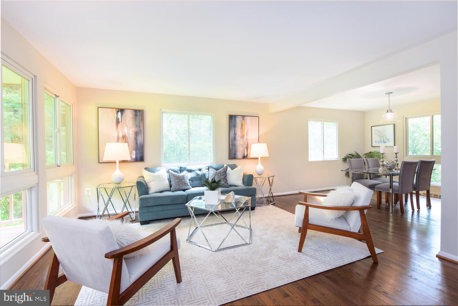 10902 Howland Drive Reston, VA 20191 - Photo 3 of 43 Living Room