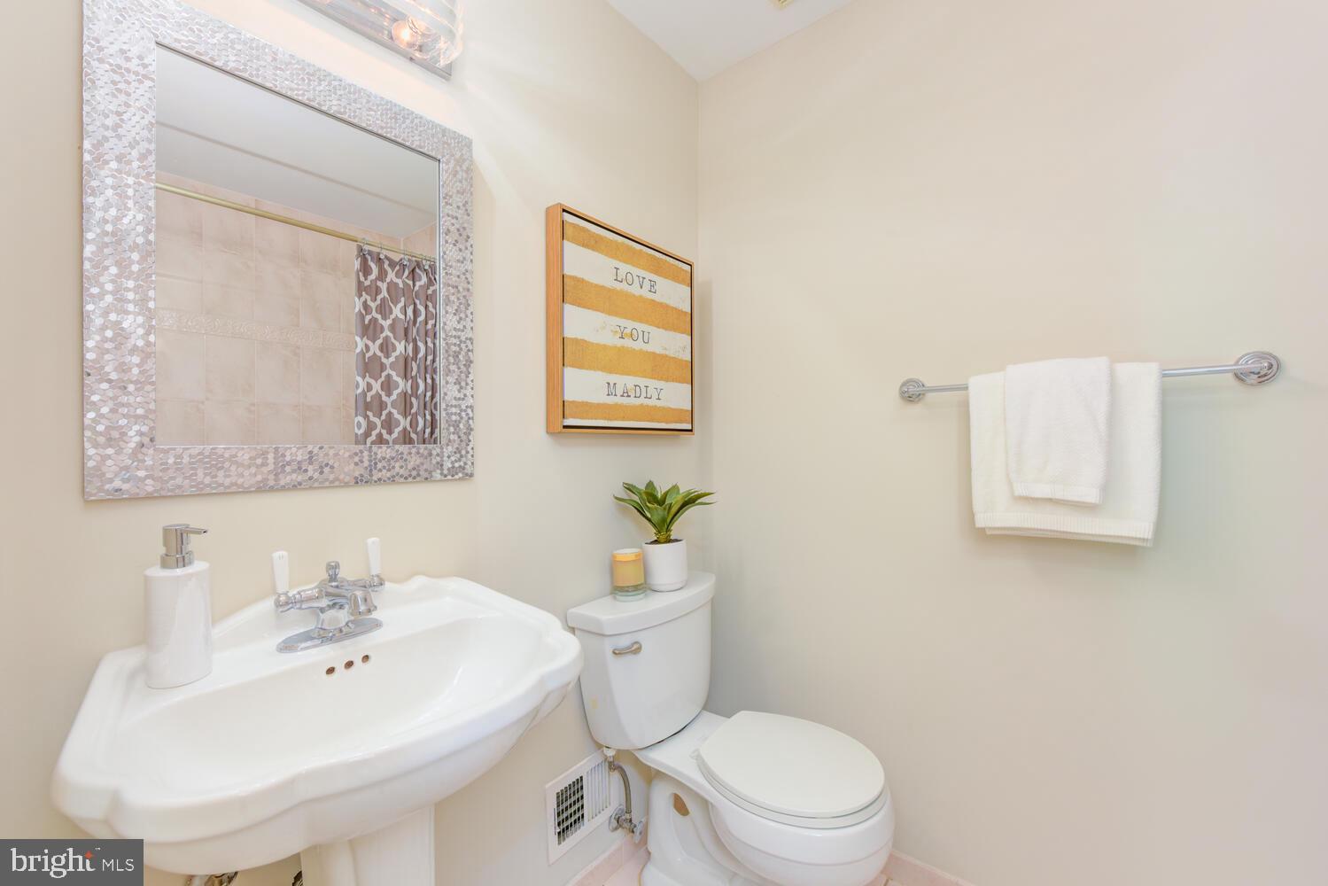 10902 Howland Drive Reston, VA 20191 - Photo 32 of 43 Full Bath