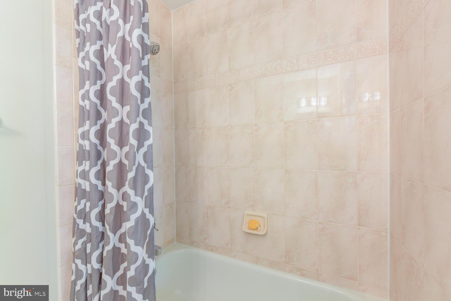 10902 Howland Drive Reston, VA 20191 - Photo 33 of 43 Full Bath