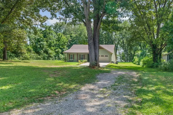$320,000 | 1691 Hugh Hunter Road, Oak Grove, KY 42262