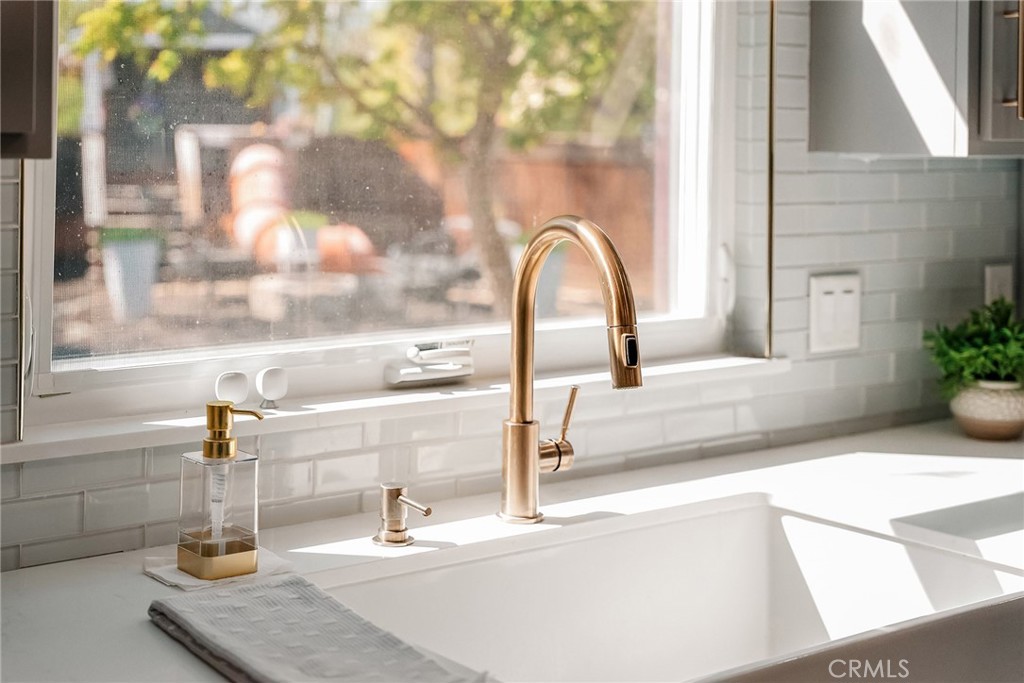 2 Baroni Drive Chico, CA 95928 - Photo 21 of 63 a kitchen with a sink and a mirror