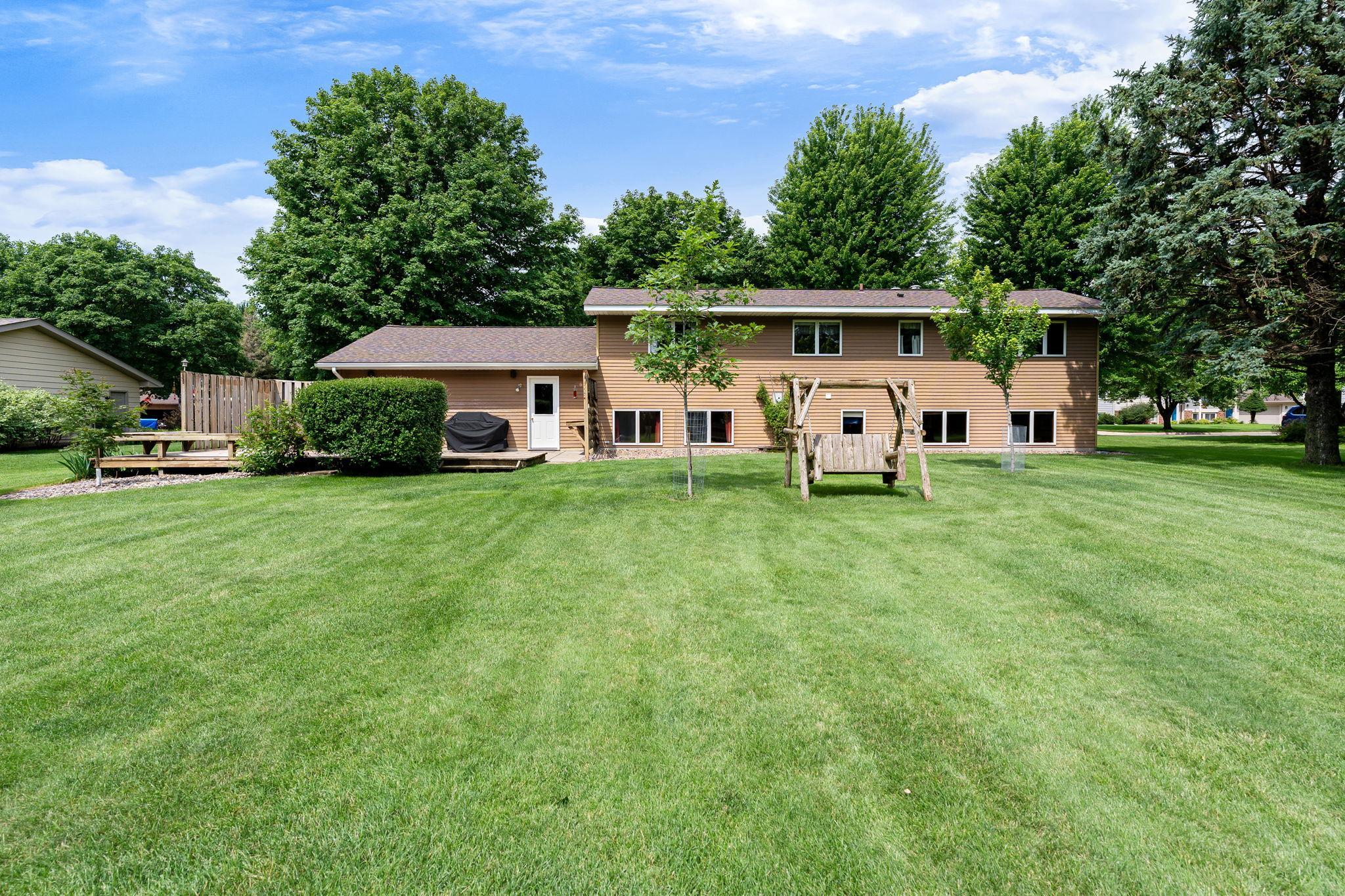 1807 9th Street Southwest Austin, MN 55912 - Photo 11 of 53
