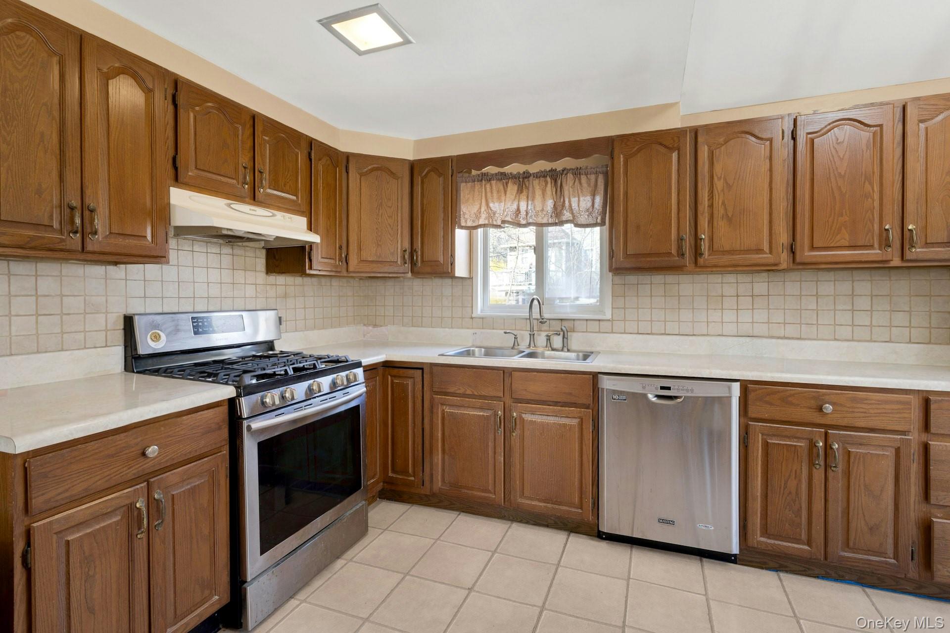 306 Towners Road Carmel, NY 10512 - Photo 5 of 15