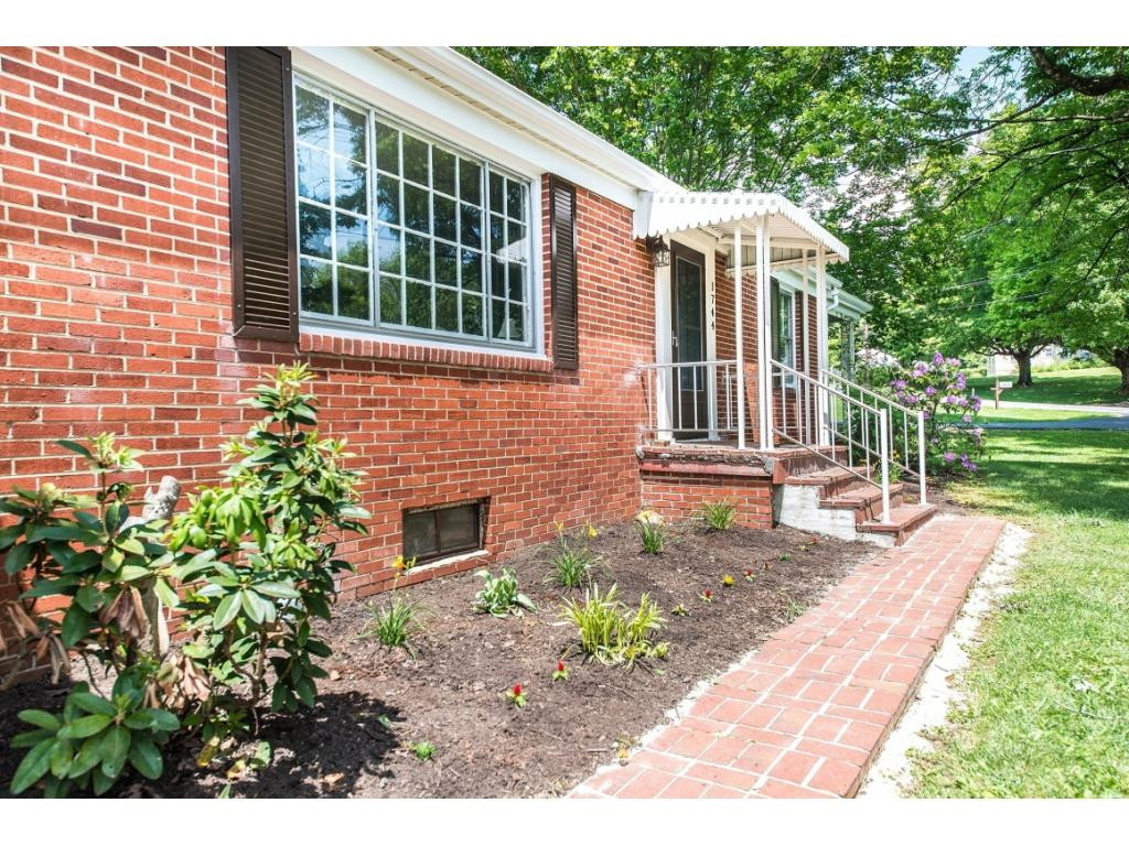 1744 Wendover Road Bristol, VA 24201 - Photo 3 of 27 Photo 3