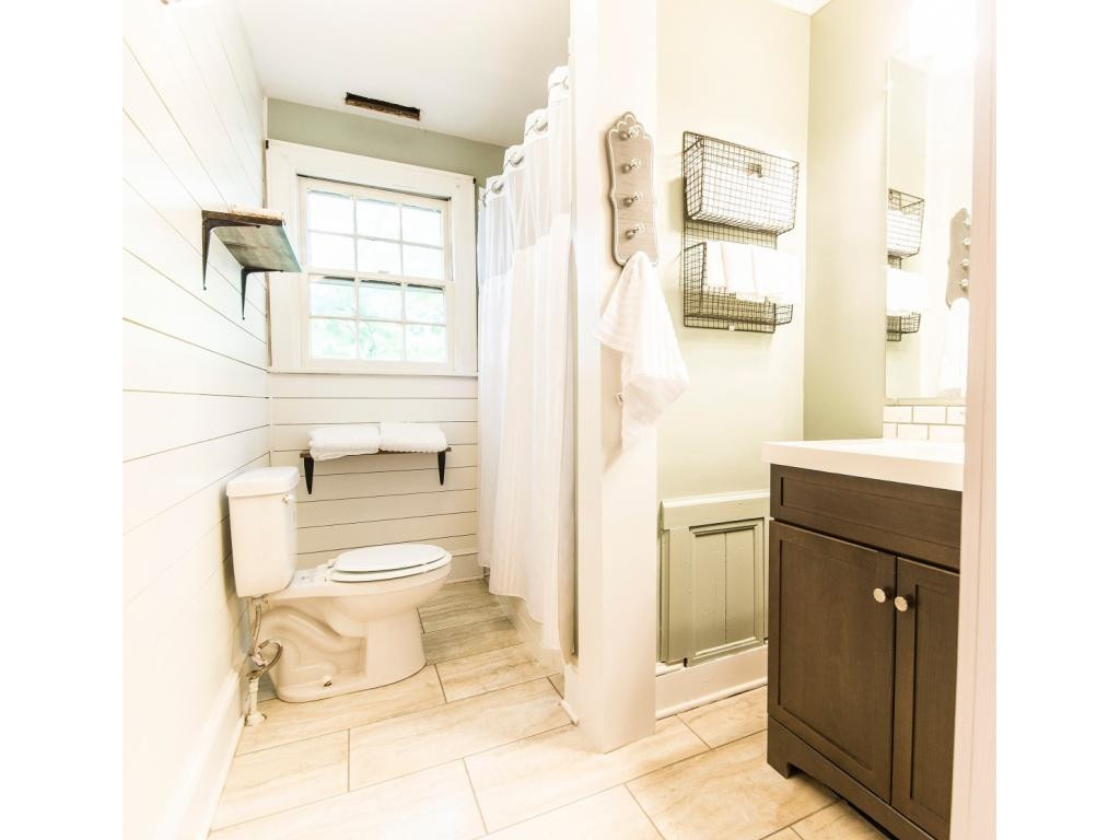 1744 Wendover Road Bristol, VA 24201 - Photo 5 of 27 Photo 5