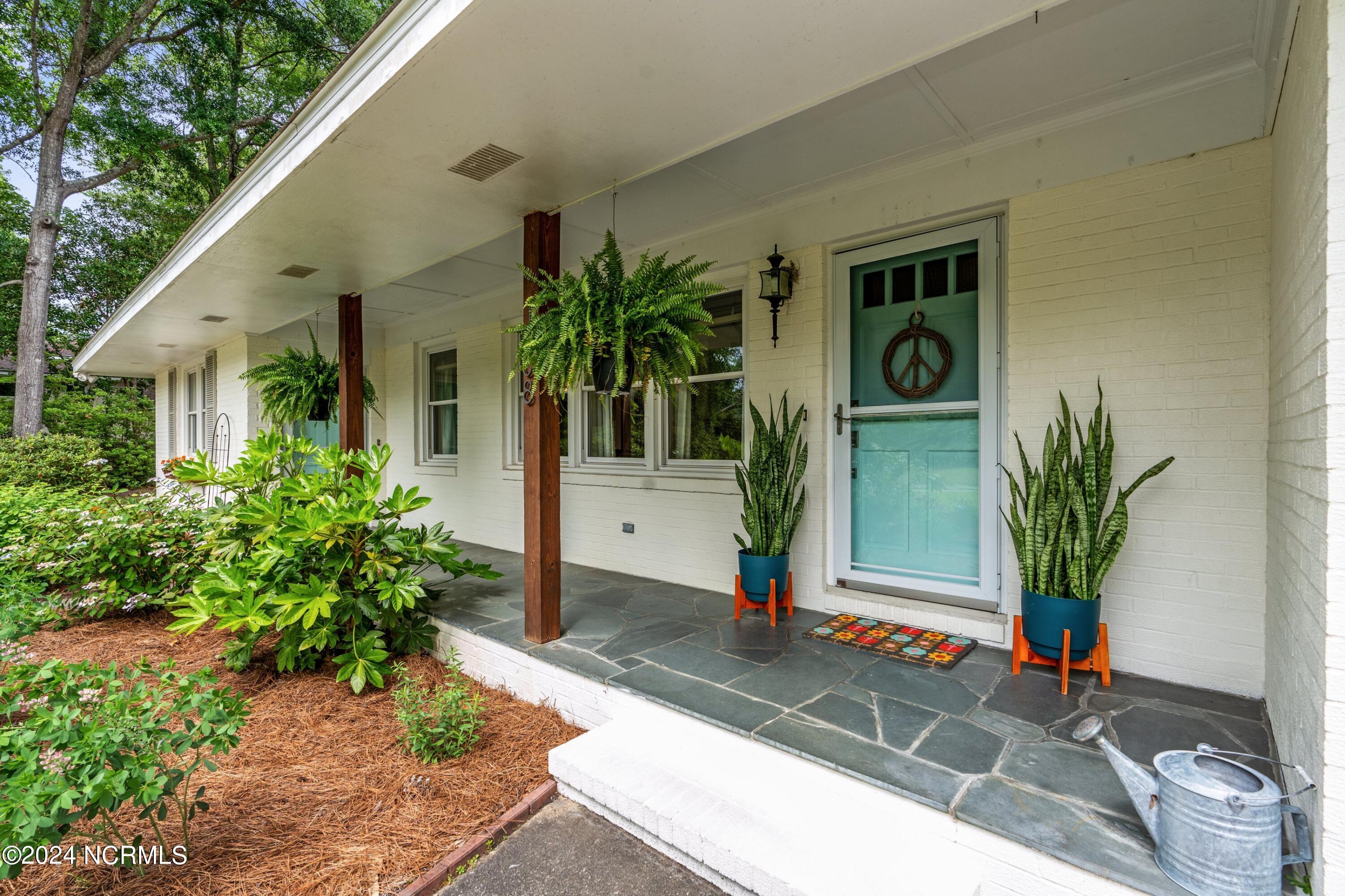1408 Robin Hood Road Wilmington, NC 28401 - Photo 5 of 44 040-1408RobinhoodRoad-Wilmington-NC-2840