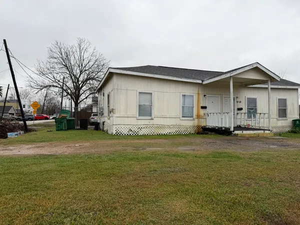 $949 | 3710 Holmes Road, Unit A, Houston, TX 77051