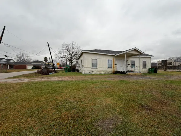 $949 | 3710 Holmes Road, Unit A, Houston, TX 77051