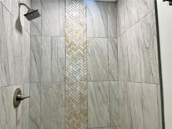 $349,900 | 2101 East Cow Creek Lane, Pittsburg, KS 66762