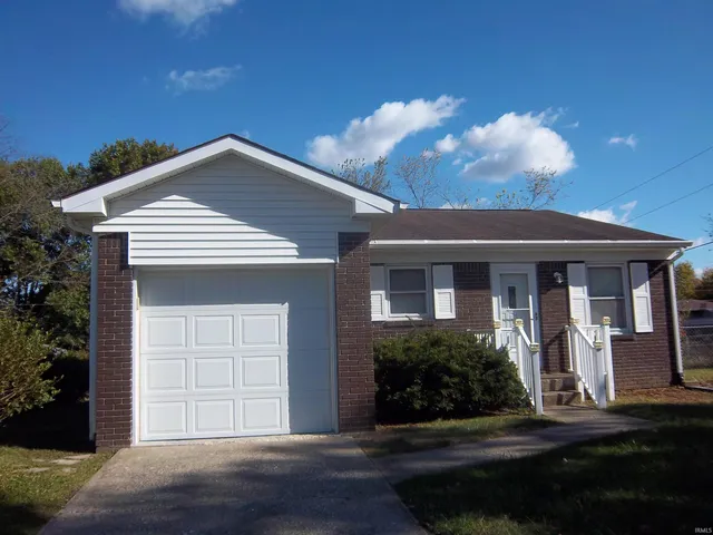 $225,000 | 3805 West Indian Creek Drive, Bloomington, IN 47403