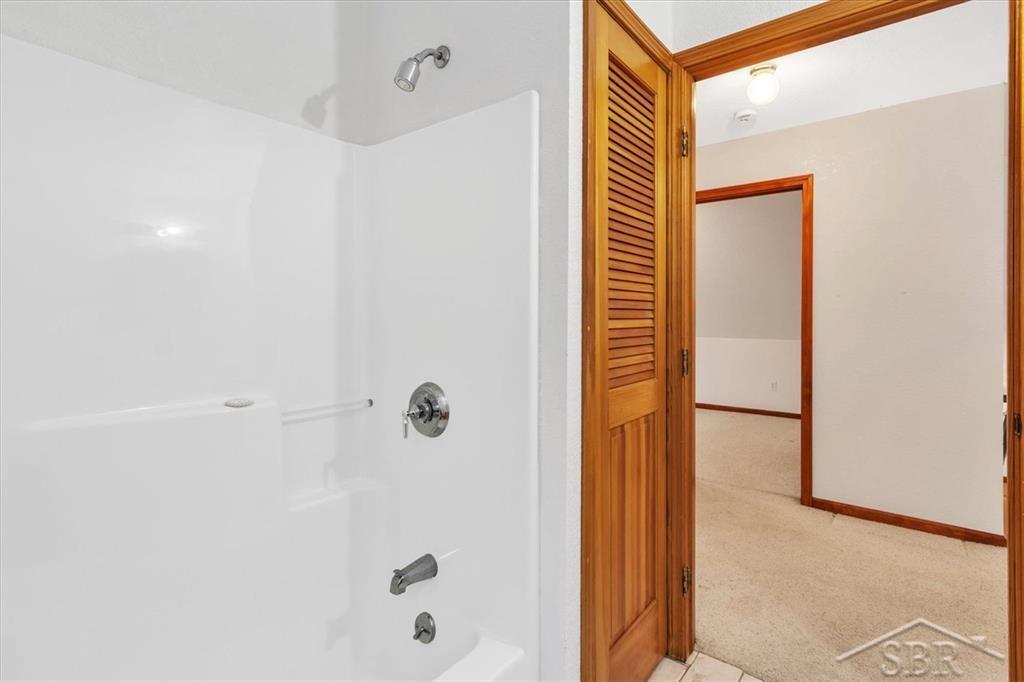 1152 South 8 Mile Road Midland, MI 48640 - Photo 27 of 58 50065204-26.JPG