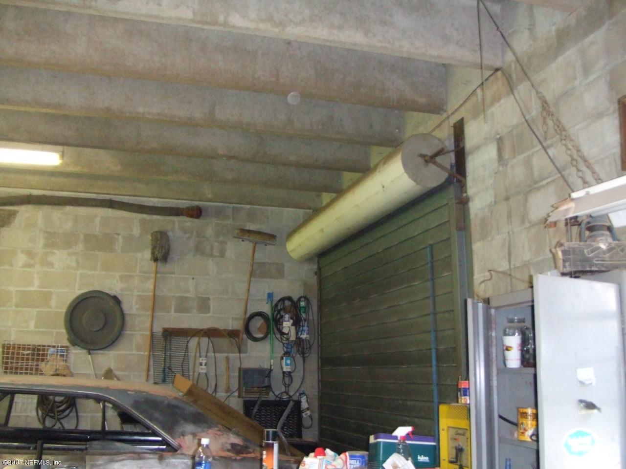 0 Comanche Street Jacksonville, FL 32205 - Photo 5 of 5 a bathroom with a shower