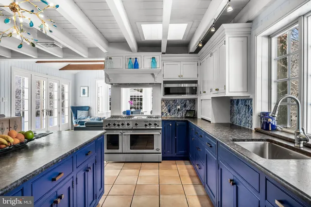 $2,450,000 | 700 Lippincott Avenue, Moorestown, NJ 08057