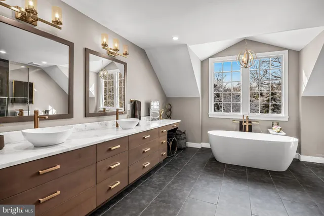 $2,450,000 | 700 Lippincott Avenue, Moorestown, NJ 08057