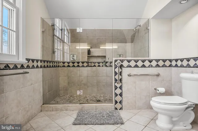 $2,450,000 | 700 Lippincott Avenue, Moorestown, NJ 08057