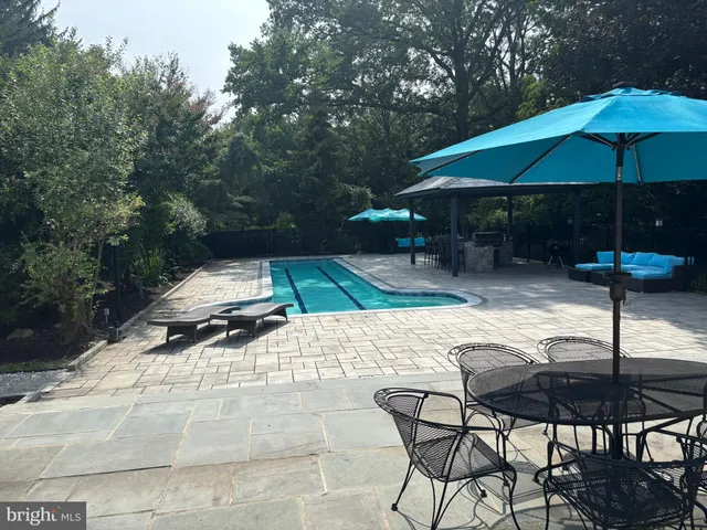 $2,450,000 | 700 Lippincott Avenue, Moorestown, NJ 08057