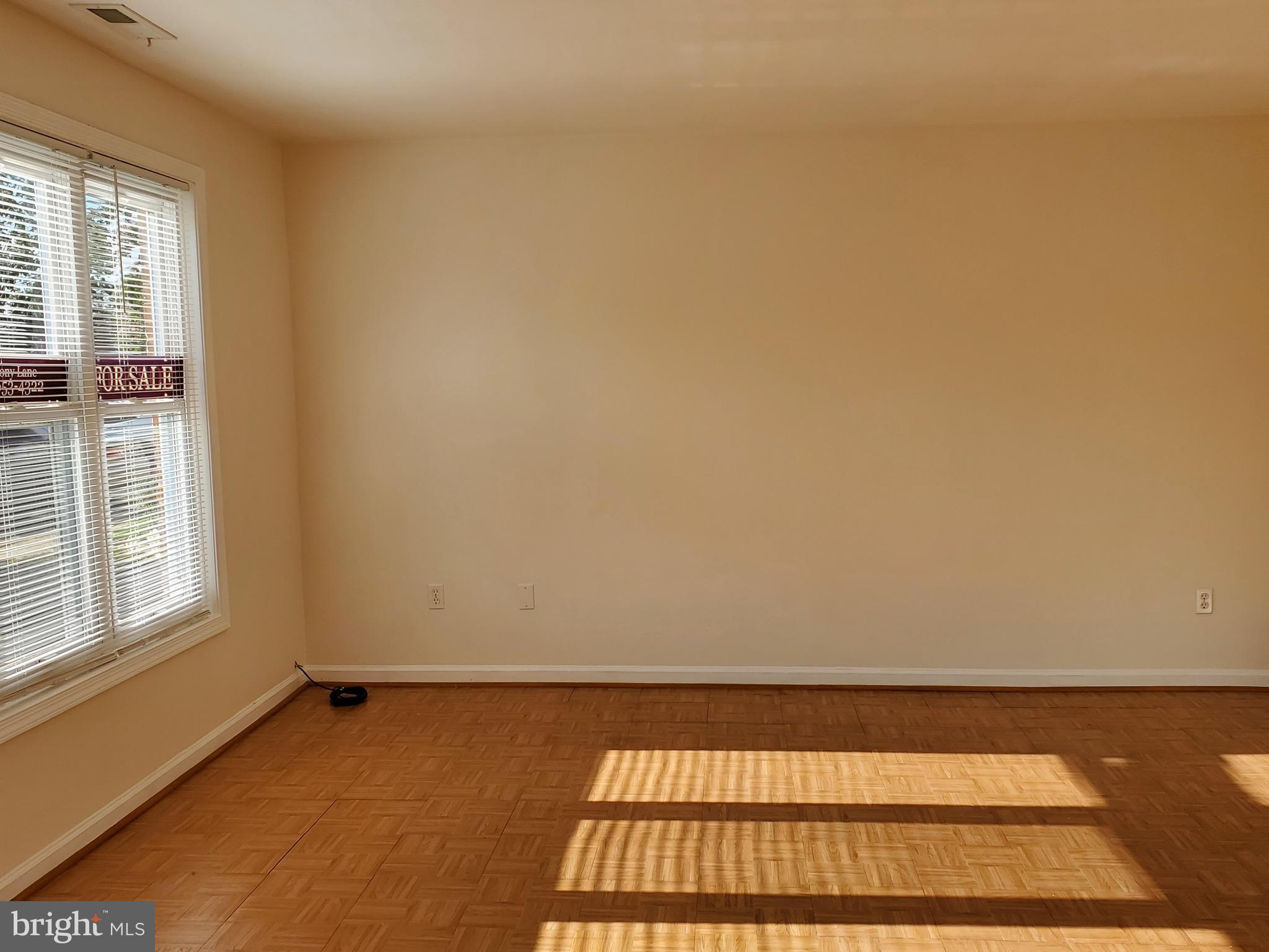 1963 Addison Road South District Heights, MD 20747 - Photo 2 of 14 Main room