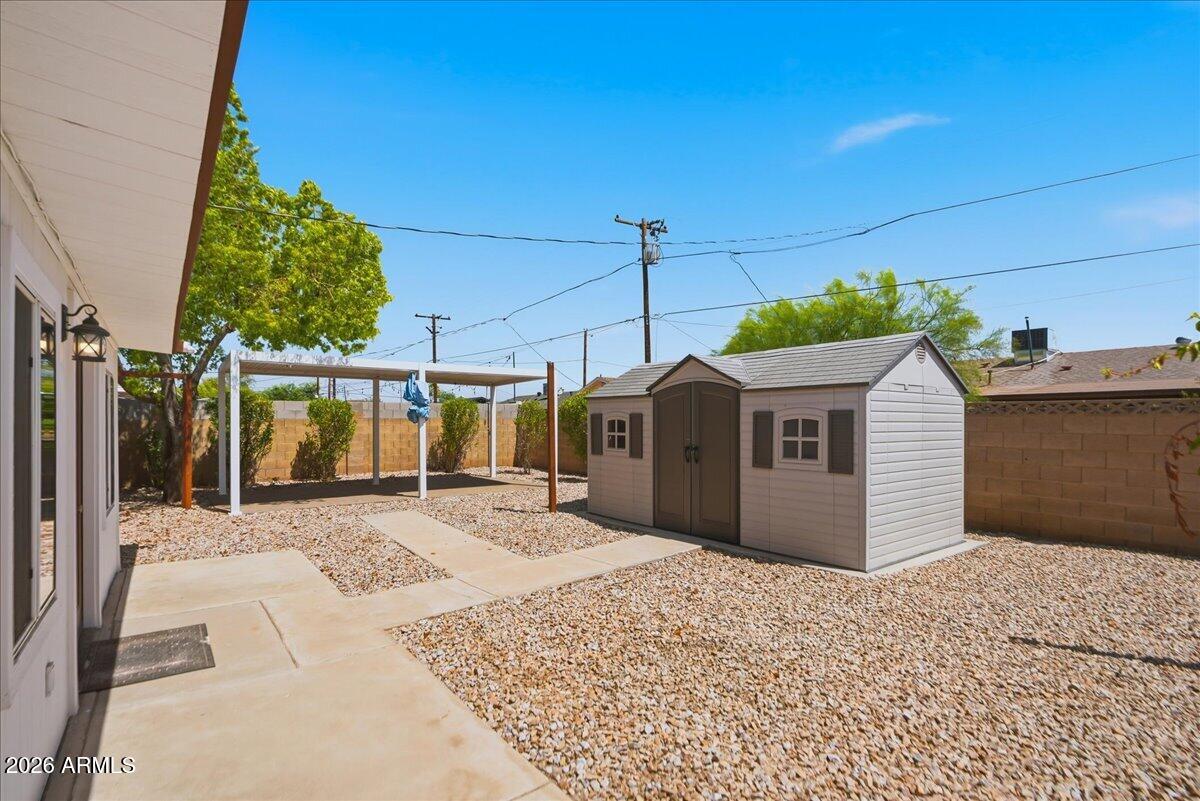 1019 West 10th Street Tempe, AZ 85281 - Photo 34 of 35 Plenty of room!