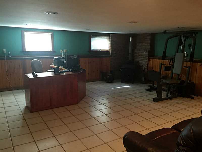 655 Log Road Burrillville, RI 02830 - Photo 15 of 19 Den/Family/Great Room.