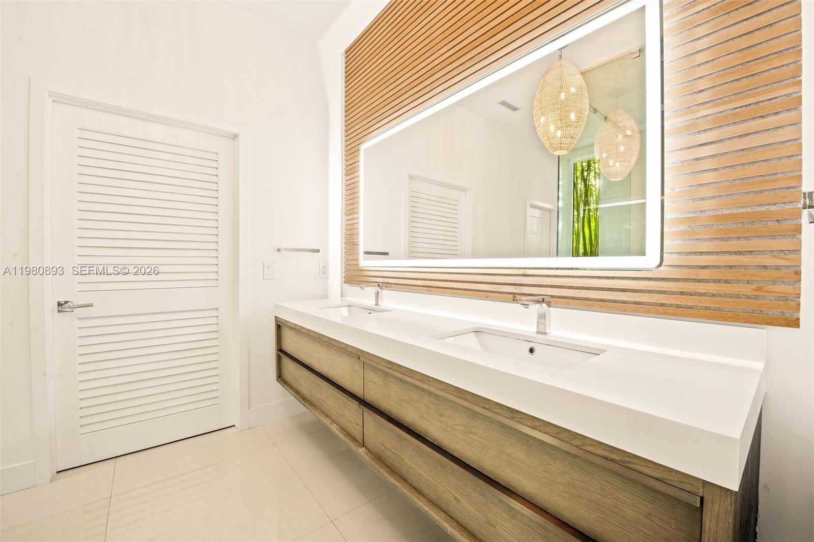 865 West 47th Street Miami Beach, FL 33140 - Photo 14 of 38