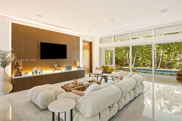 $3,495,000 | 865 West 47th Street, Miami Beach, FL 33140