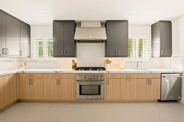 $3,495,000 | 865 West 47th Street, Miami Beach, FL 33140