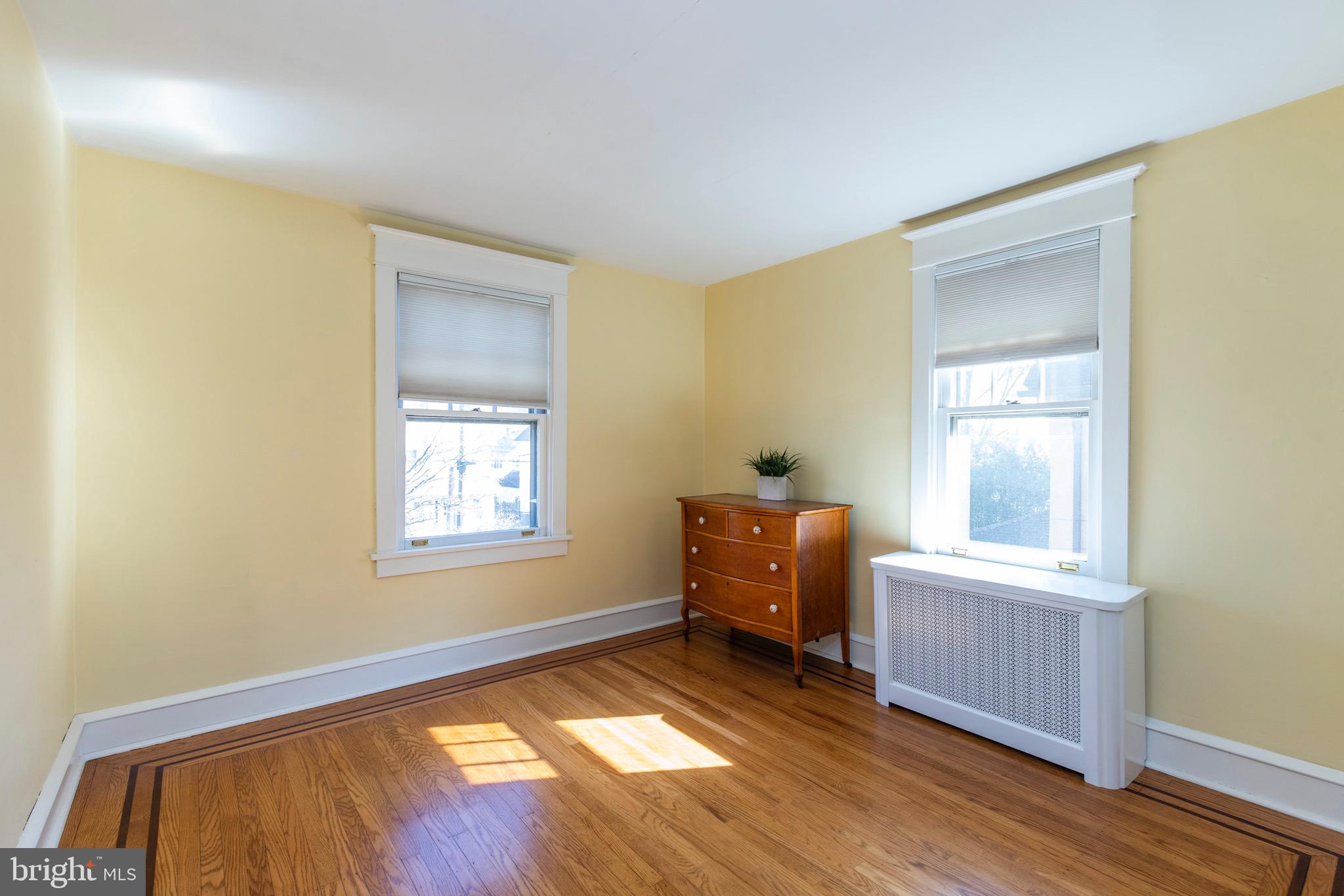 140 Shelbourne Road Havertown, PA 19083 - Photo 22 of 30 Bedroom 3 - light & bright, H\W floors