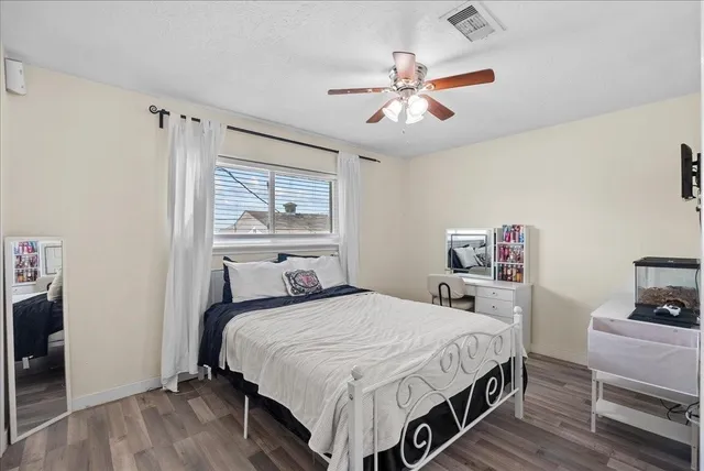 $489,500 | 218 Barracuda Street, Bayou Vista, TX 77563