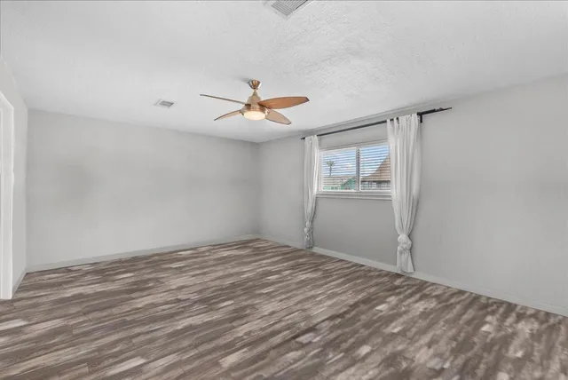 $489,500 | 218 Barracuda Street, Bayou Vista, TX 77563