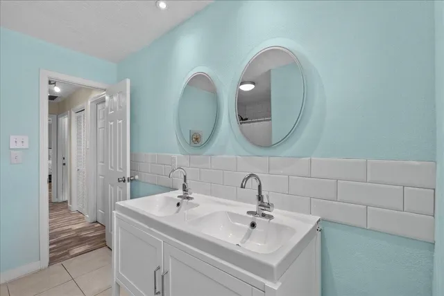 $489,500 | 218 Barracuda Street, Bayou Vista, TX 77563