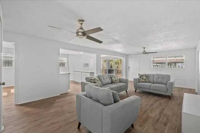 $489,500 | 218 Barracuda Street, Bayou Vista, TX 77563