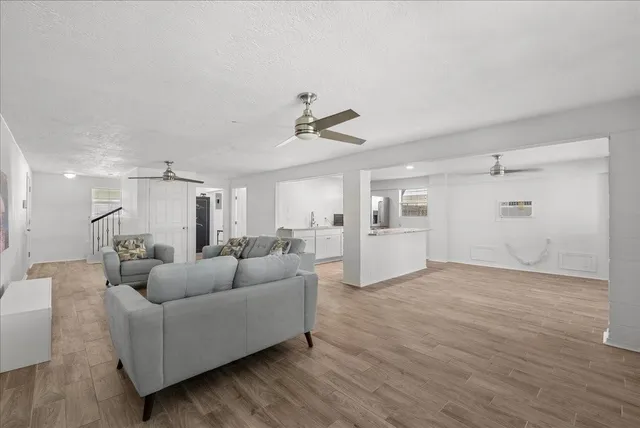 $489,500 | 218 Barracuda Street, Bayou Vista, TX 77563