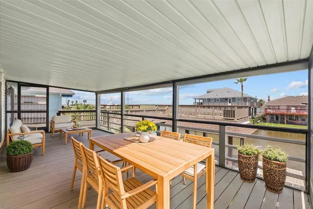 $489,500 | 218 Barracuda Street, Bayou Vista, TX 77563