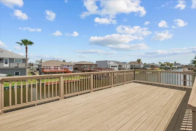 $489,500 | 218 Barracuda Street, Bayou Vista, TX 77563