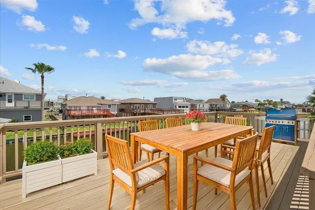 $489,500 | 218 Barracuda Street, Bayou Vista, TX 77563