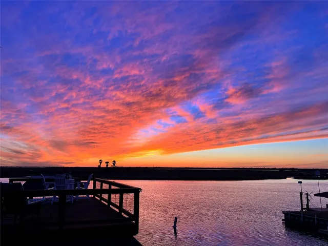 $489,500 | 218 Barracuda Street, Bayou Vista, TX 77563