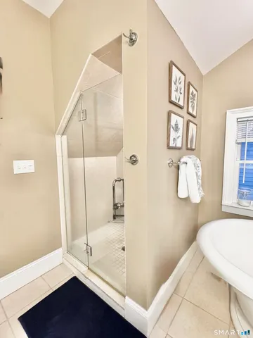 $2,650 | 8 Broad Street, Unit 3, Stonington, CT 06378