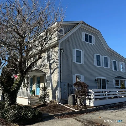 $2,650 | 8 Broad Street, Unit 3, Stonington, CT 06378