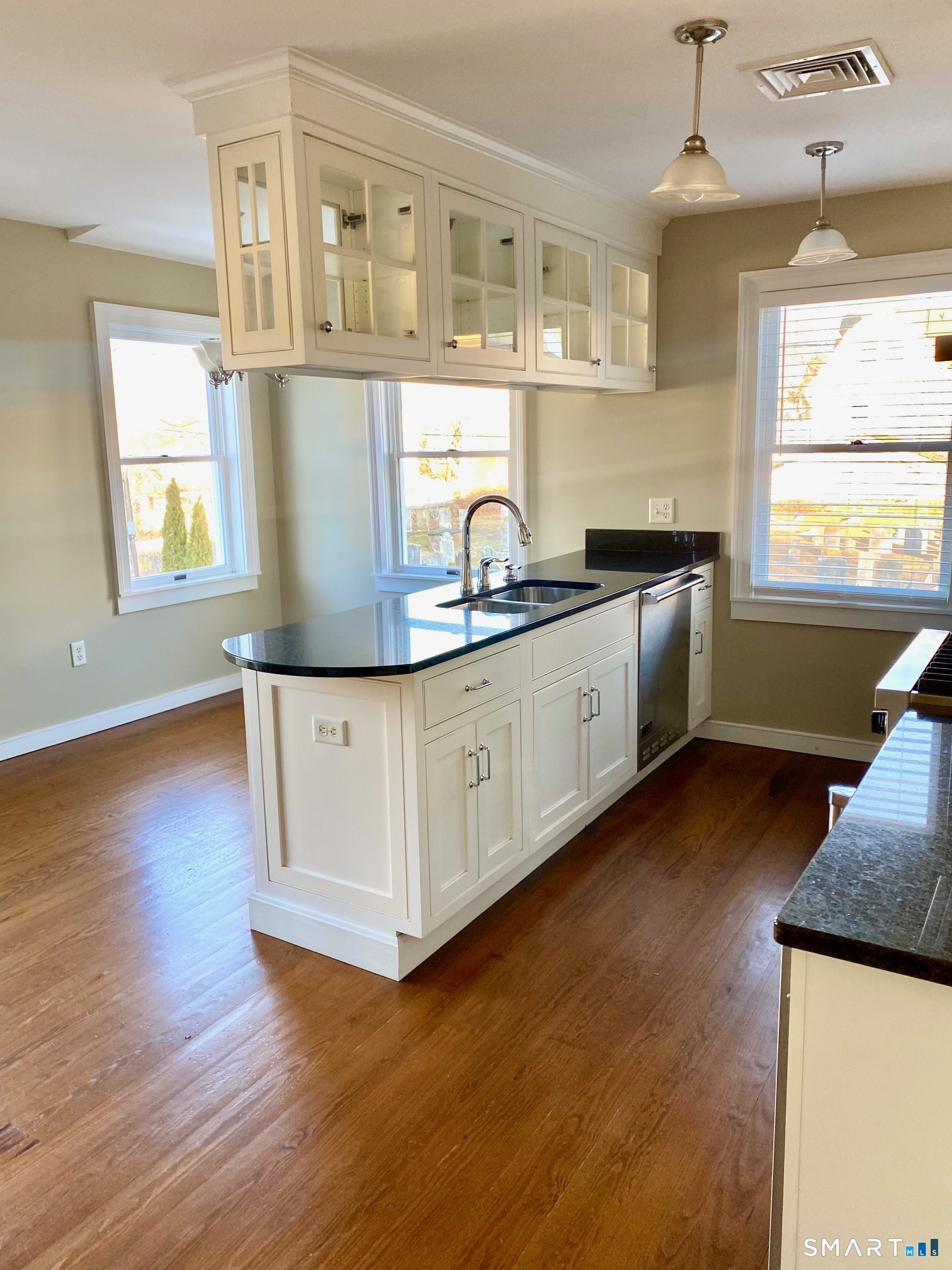 8 Broad Street, Unit 3 Stonington, CT 06378 - Photo 4 of 23 Open Kitchen / Dining area